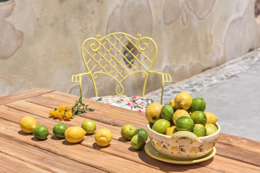 Mantilida Villa Emporio  ภายนอก รูปภาพ